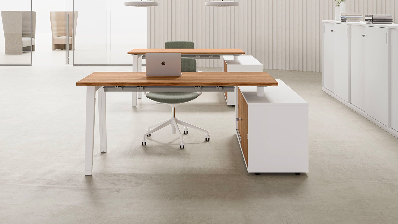 E-Place-työpiste DVO Officelta valkoisella A-jalustalla