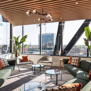 Pinnoitetulla kankaalla verhoillut Loop-moduulit klinikalla
