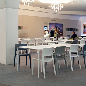 Lähikuva Juno 02:n kierrätetystä polypropeenikuoresta