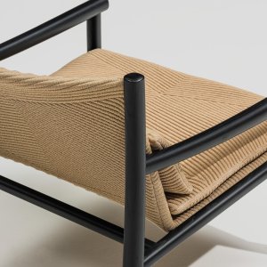 Rivi Kata Chair -tuoleja vapaassa neuvottelutilassa