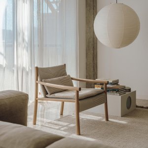 Kata Lounge terassilla raidallisena