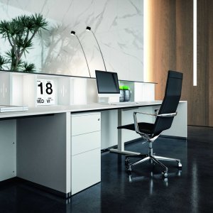 Kompakti 140 cm Lux tiski titaaninharmaana
