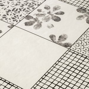 Seinä verhoiltuna Chymia-tekstuurilla