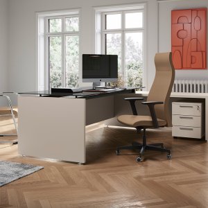 Kaapelikori ripustettuna GO Colombini Office -pöydän palkkeihin