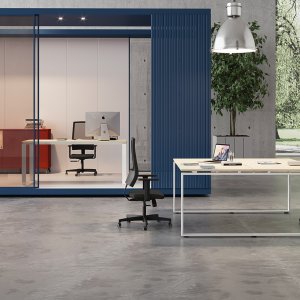 Loft-työpiste avotoimistossa