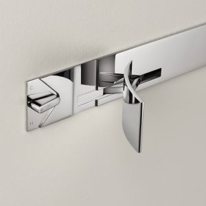 Ohjaimet lähikuvassa: Cut Plus -suihkupilari