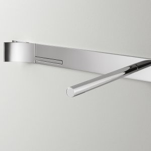 Yksityiskohta Cut Plus -seinäsekoittajasta kiillotettua terästä