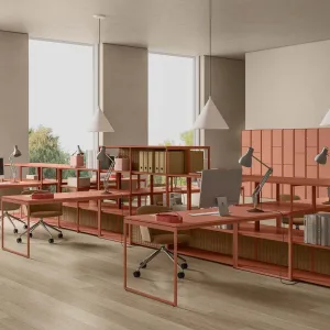 Line System hylly Dieffebiltä coworking-tilassa