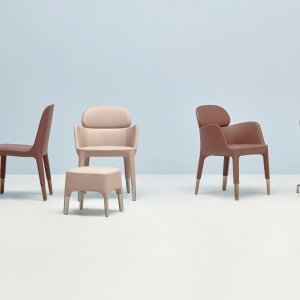 Tuoli Ester 691, leveys 48 cm, neuvotteluhuoneessa