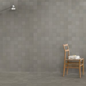 Mews porraslaatta sisaeportaassa