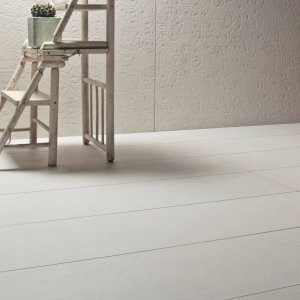 Seinä verhoiltuna Déchirer Decorilla