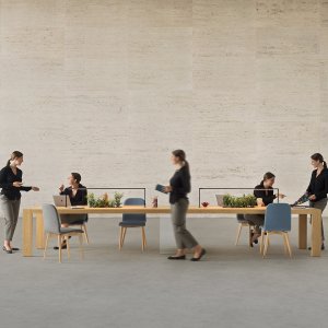Yksityiskohta Kyo pöydän paneloidusta jalasta