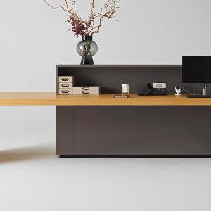 Operaattorin lokero Titanio 041 -viimeistelyssä Kyo Receptionissa