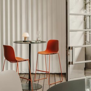 Kokoushuone kalustettu Seela-tuoleilla