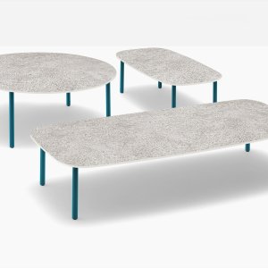 Musta teknopolymeeriliuku Buddy-tuotteessa (Pedrali)