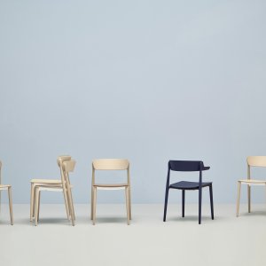 Design-tuoli Nemea Pedralilta saarnessa