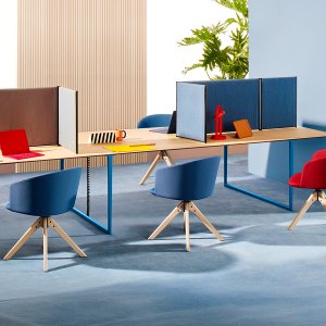Toa, Pedrali, design Robin Rizzini, kahdeksan hengen neuvotteluhuoneessa