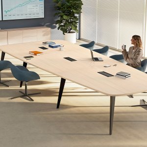 Pigreco työpöydän harppijalan yksityiskohta