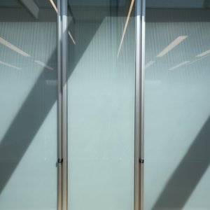 Kaksoislasitettu W80 seinä läpinäkyvin liitoksin