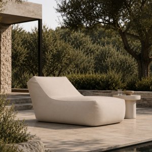 Lounge-tila Zoe More -nojatuoleilla