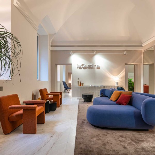 LaCividinan designsohva loungetilassa