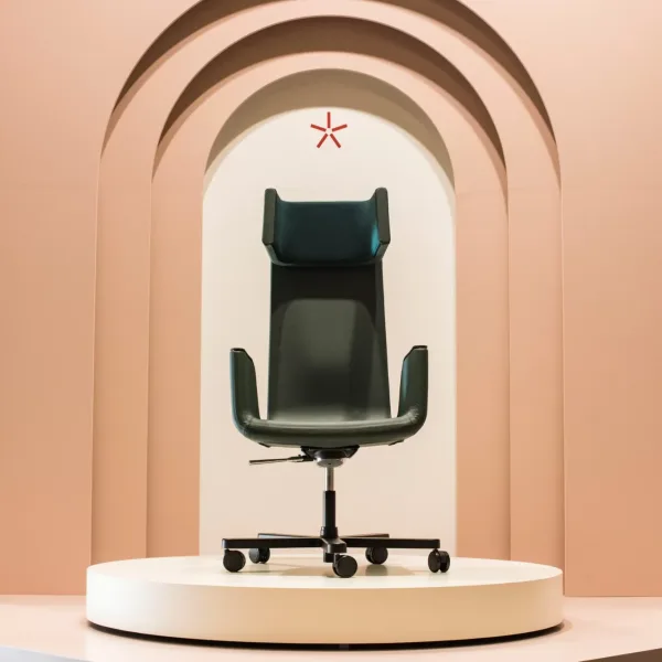 Luxy-designtuoli työympäristössä